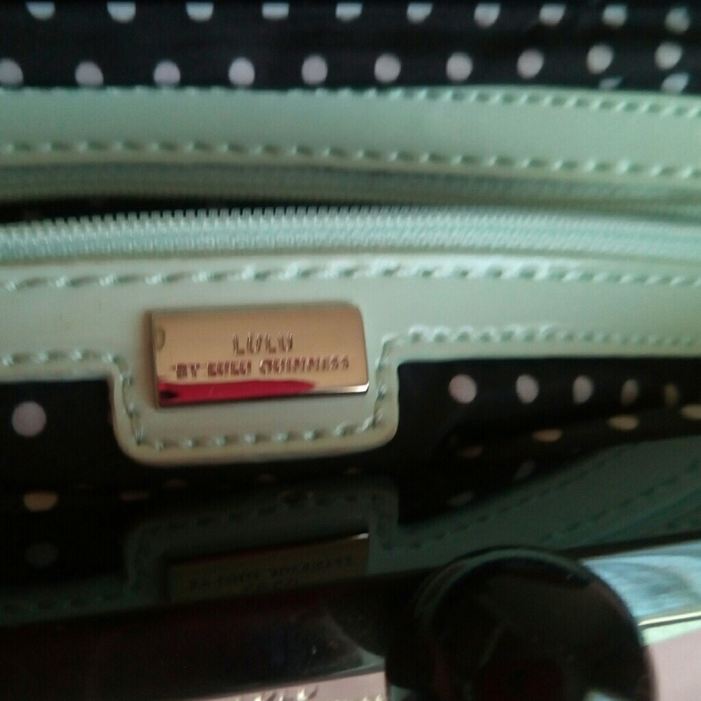 Lulu cluthes